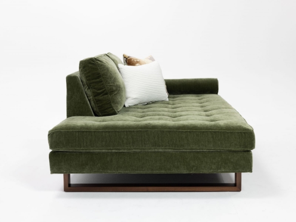 Picture of Bennett right facing arm chaise