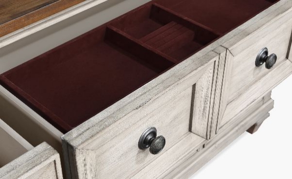 Picture of Mariana Dresser