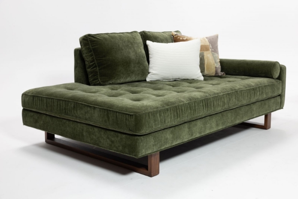 Picture of Bennett right facing arm chaise