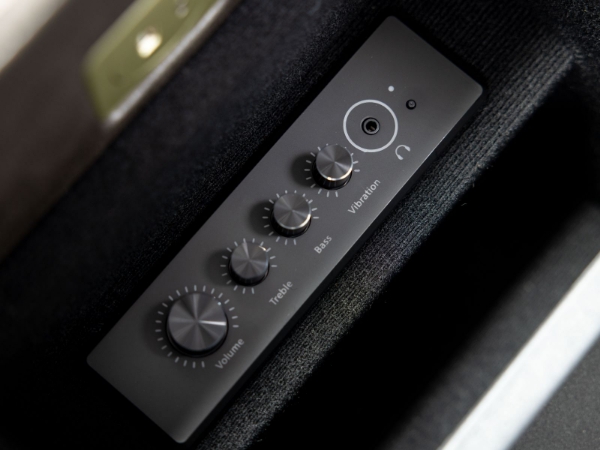 Picture of Kilmer 6 Piece Power Grey Sectional